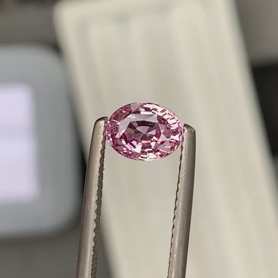 pink sapphire oval 1,25ct video 1