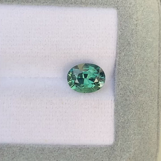 saphir-teal-ovale-3-08ct-video-2