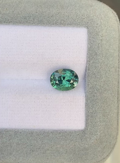 saphir-teal-ovale-3-08ct-video-2
