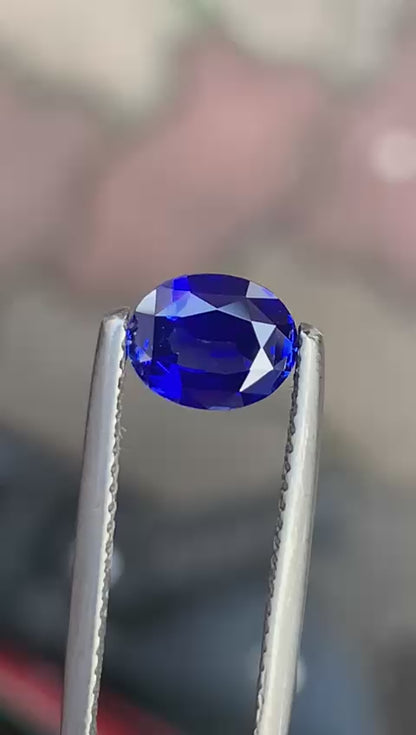 saphir-bleu-ovale-1-53ct-video-1