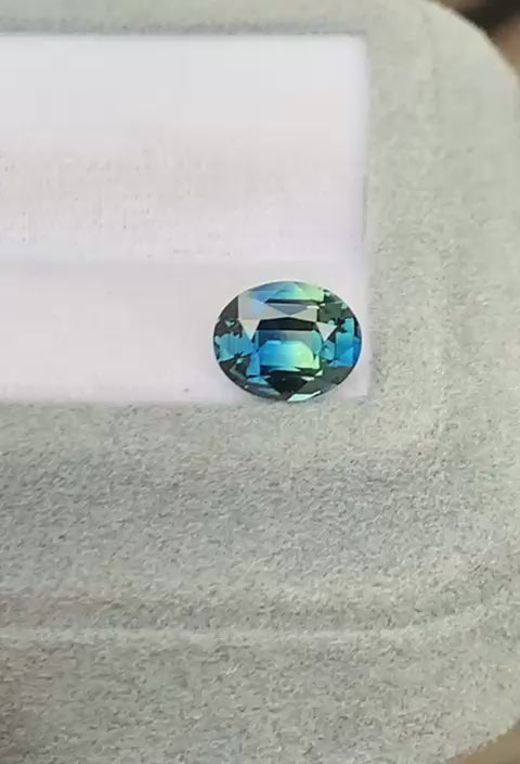 saphir-teal-ovale-2-10ct-video-2