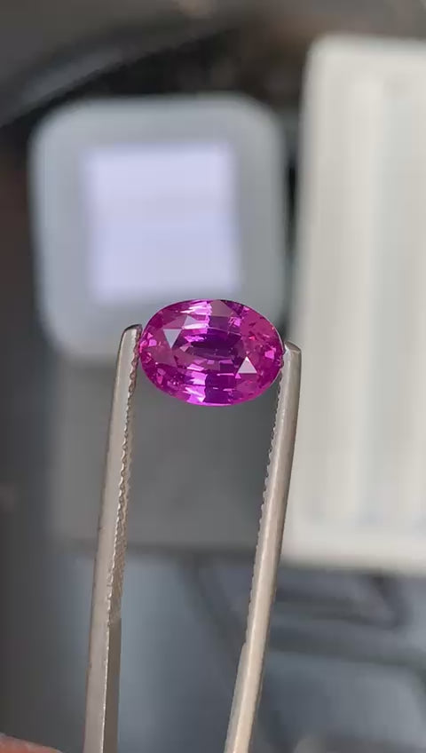 saphir-rose-ovale-3-04-ct-video-1