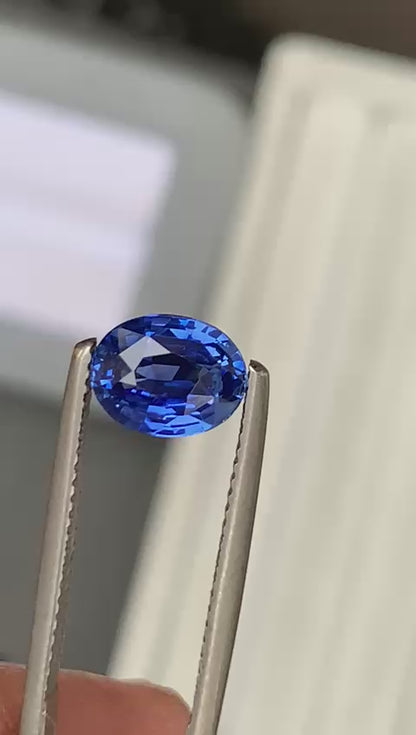 saphir-bleu-ovale-2-29ct-video-1