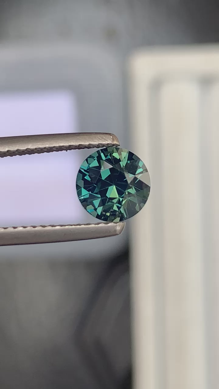 saphir-teal-rond-2-05ct-video-1