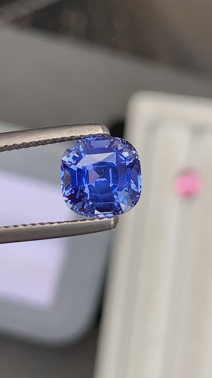 saphir-bleu-coussin-3-12ct-video-1
