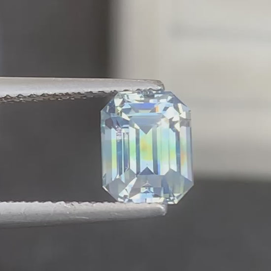 saphir-bicolore-émeraude-2-23ct-video-1