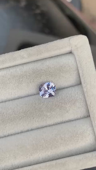 saphir-violet-1-50ct-video-2