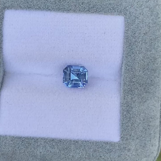 saphir-bleu-émeraude carrée-1-53ct