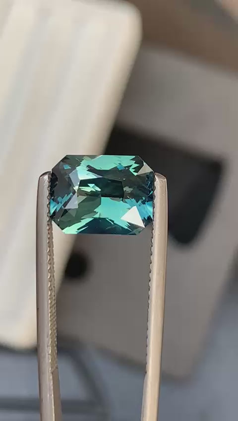 saphir-teal-radiant-4-00ct-video-1