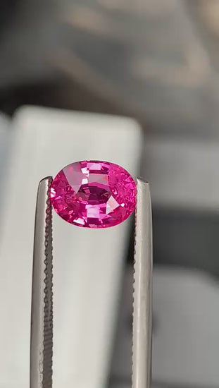 spinelle-rose-ovale-1-60ct-video-1