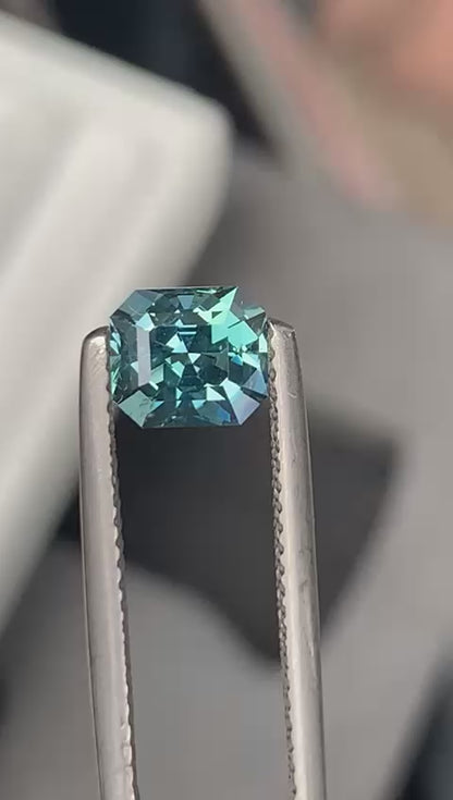 saphir-teal-radiant-1-52ct-video-1