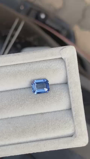 saphir-bleu-émeraude-3-01ct-video-2