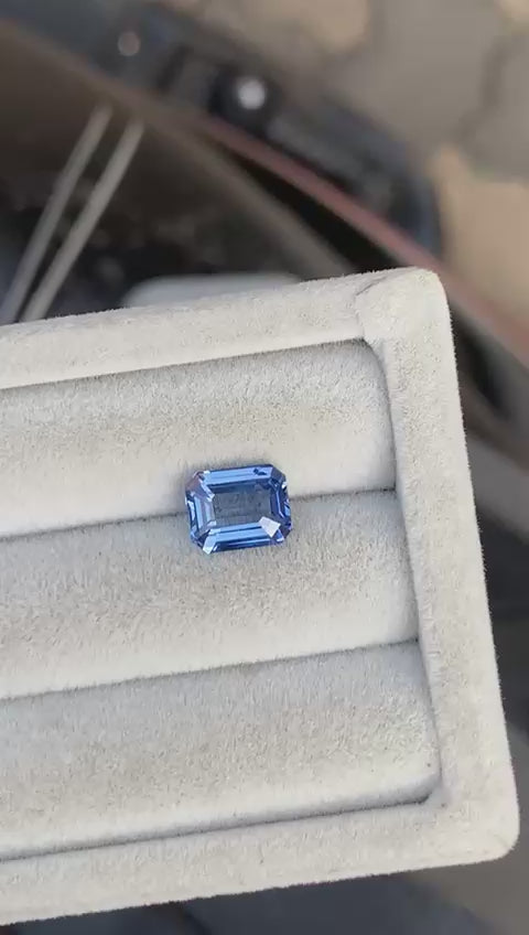 saphir-bleu-émeraude-3-01ct-video-2