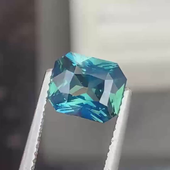 saphir-teal-3-05-ct-taille-emeraude-video-1