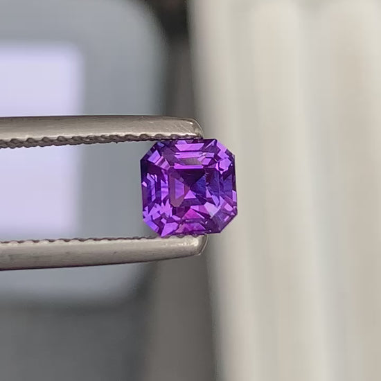 Violet  Sapphire Emerald 1,04ct - video 1