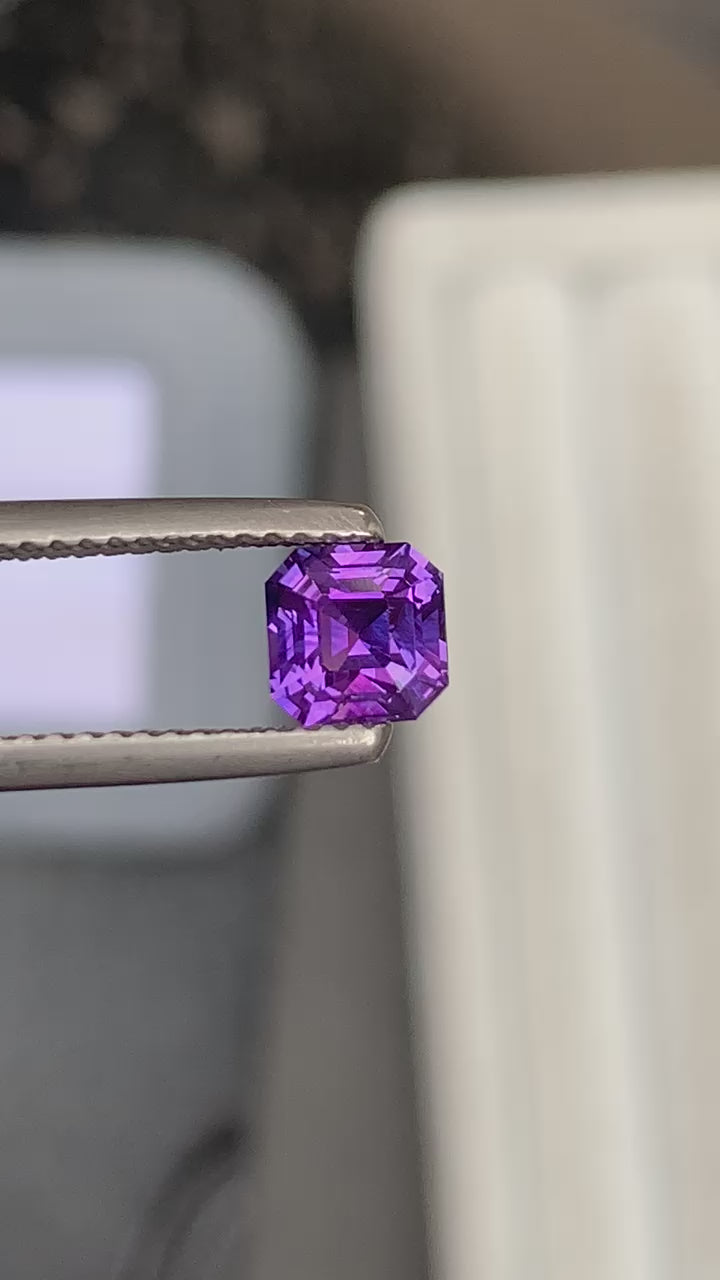 Violet  Sapphire Emerald 1,04ct - video 1