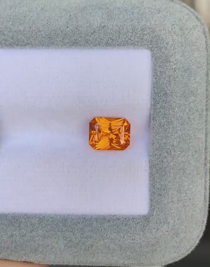 saphir-orange-radiant-2-10ct-video-2