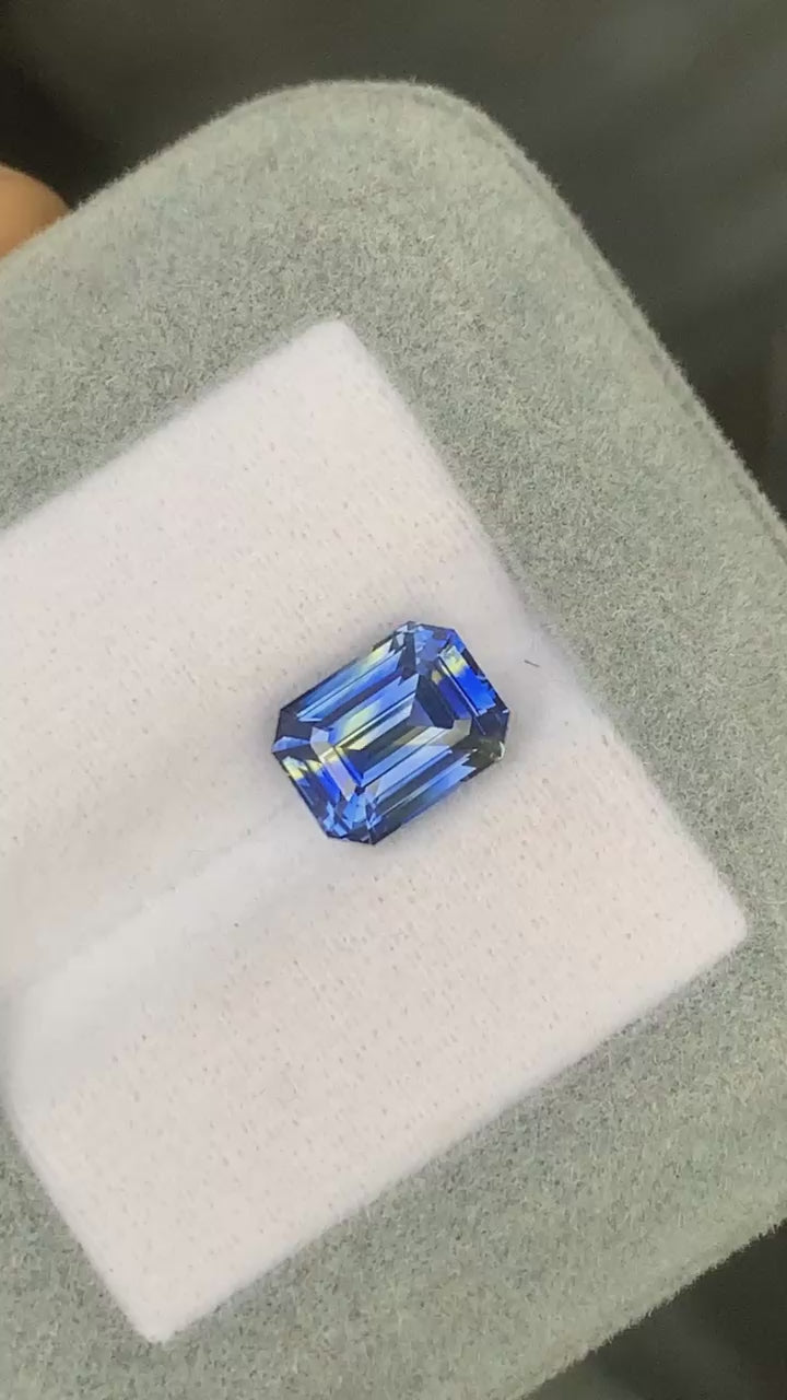 saphir-multicolore-émeraude-4-07ct-video-2