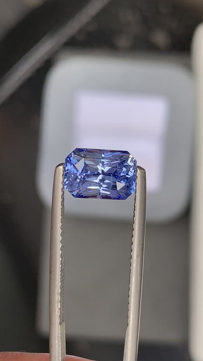 saphir-bleu-radiant-3-05ct-video-1