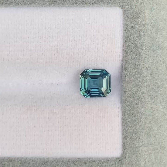 saphir-teal-émeraude-1-52ct-video-2
