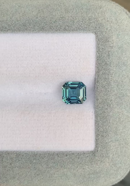 saphir-teal-émeraude-1-52ct-video-2