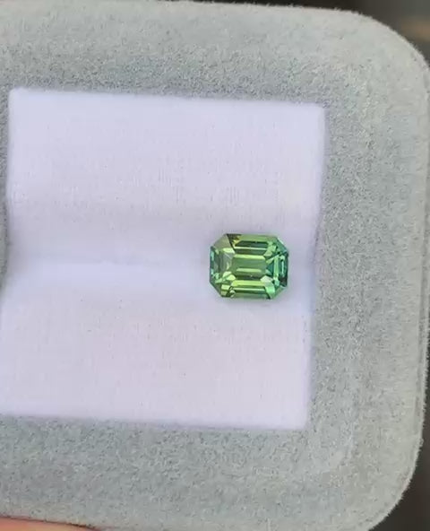saphir-teal-émeraude-2-60ct-video-2