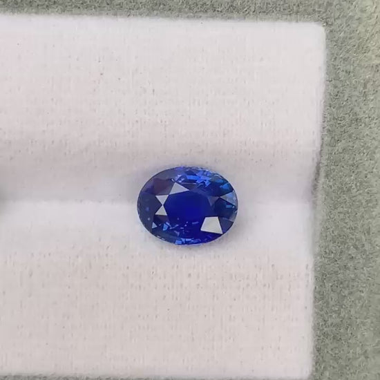 cornflower blue sapphire oval 2,50ct video 1