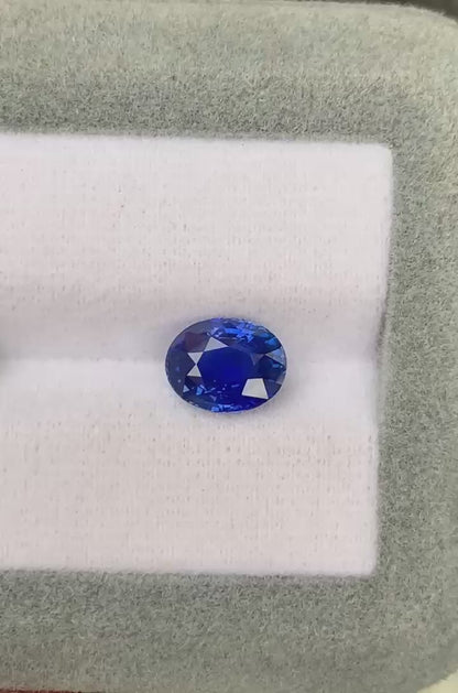cornflower blue sapphire oval 2,50ct video 1