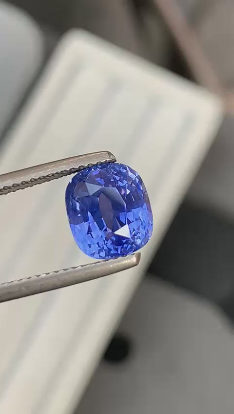 saphir-bleu-coussin-4-10ct-video-3