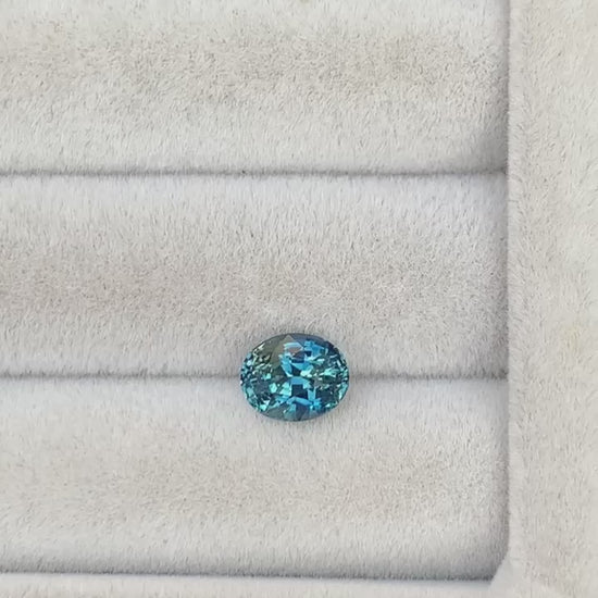 saphir-teal-ovale-1-53ct-video-2