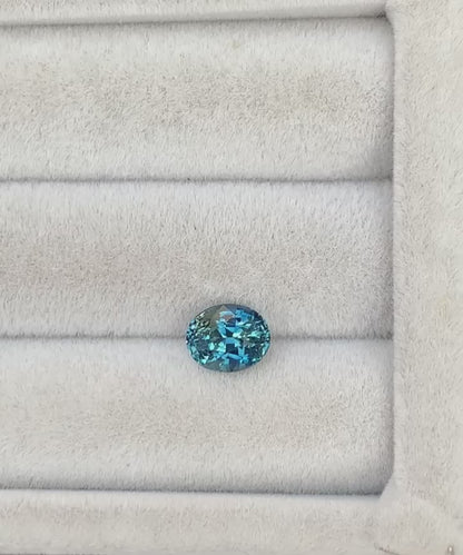 saphir-teal-ovale-1-53ct-video-2