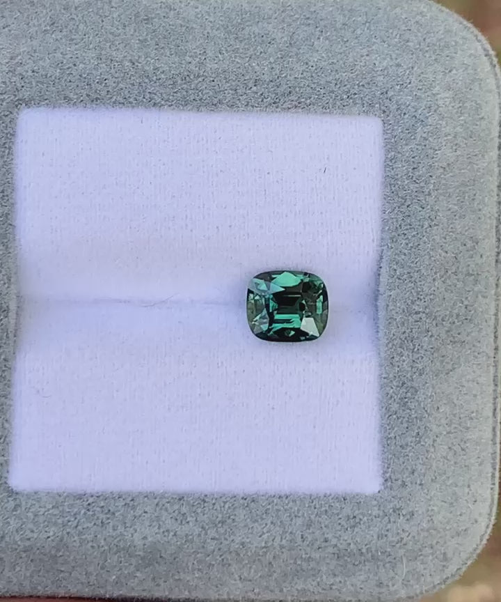 saphir-bleu-vert-coussin-1-68ct