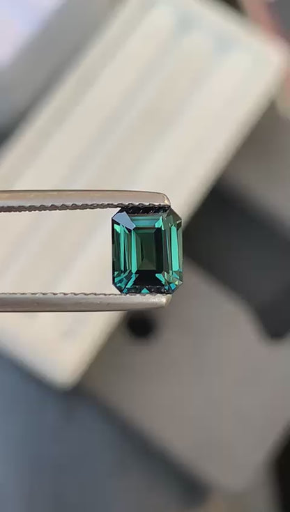 saphir-teal-émeraude-1-90ct-video-1