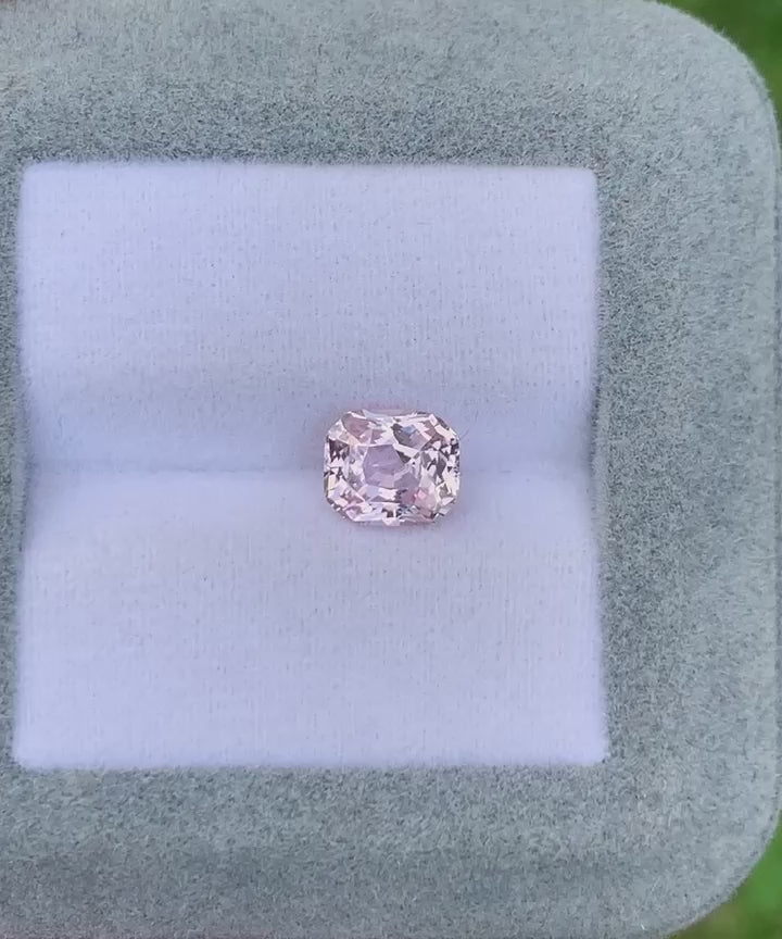 saphir-rose-pastel-radiant-1-70ct video1