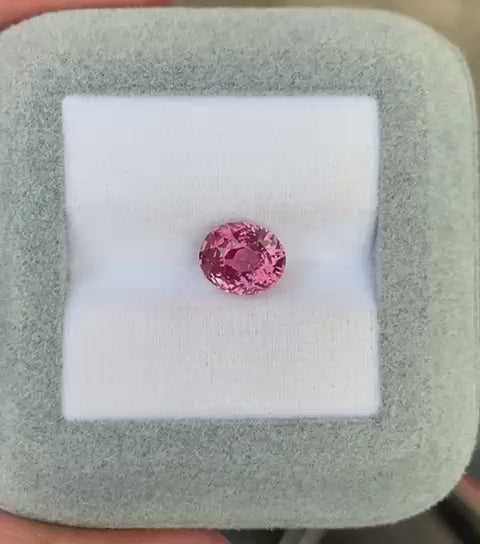 saphir-padparadscha-ovale-3-00ct-video-3