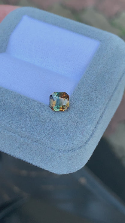 Saphir bicolore de 1,60ct