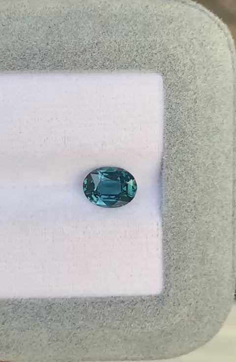saphir-teal-ovale-1-53-ct-video-2
