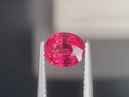 spinelle-rose-ovale-1-06-ct-video-1