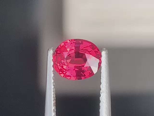 spinelle-rose-ovale-1-06-ct-video-1