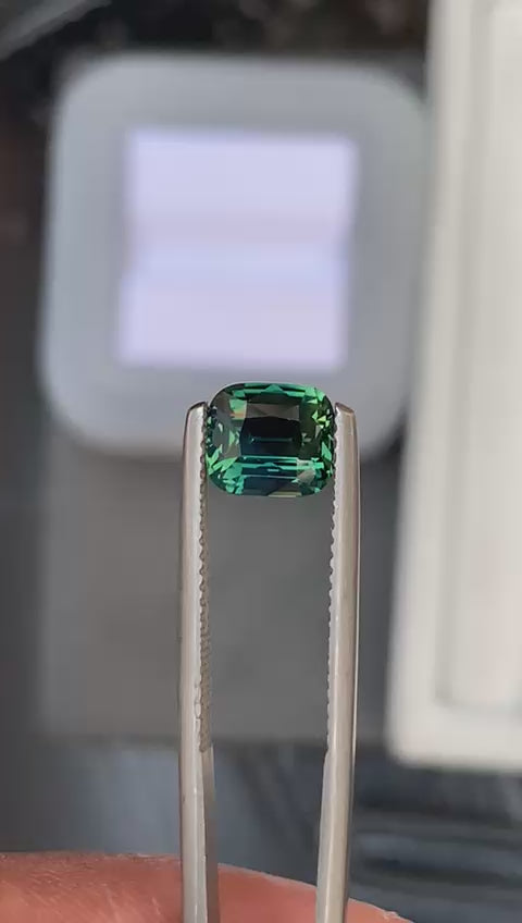 saphir-teal-coussin-2-53-ct-video-1