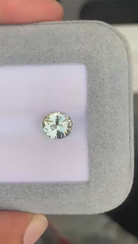 saphir-perle-ovale-2-58ct-video-2