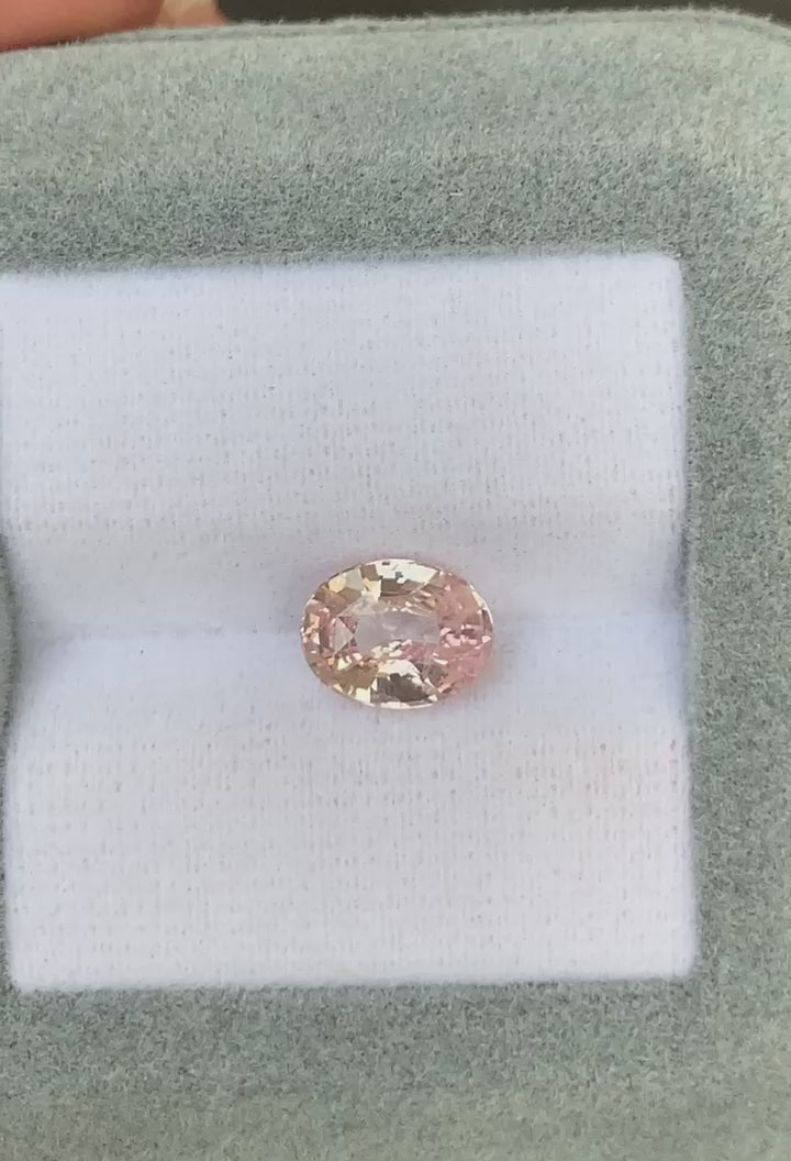 Peach Sapphire Oval 2,05ct