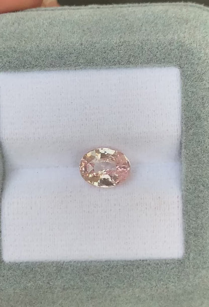 Peach Sapphire Oval 2,05ct