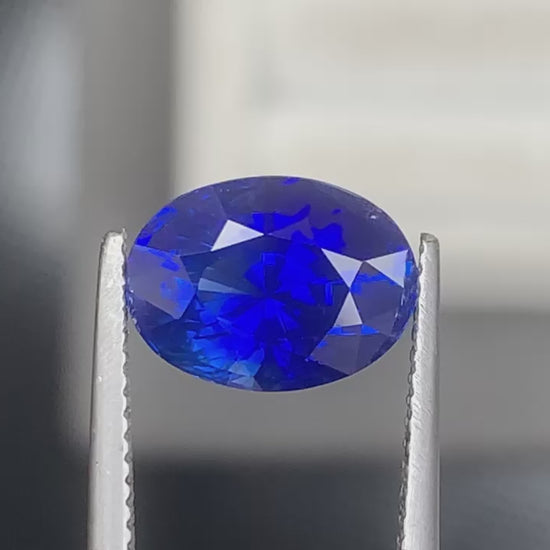 saphir-bleu-ovale-6-03ct-video-1