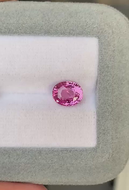 saphir-padparadscha-ovale-2-50ct-video-3
