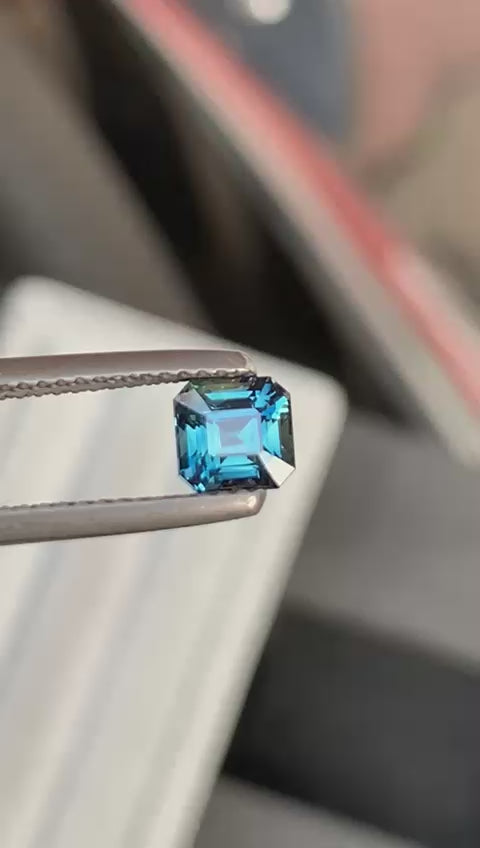 saphir-teal-émeraude-carré-1-10ct-video-1