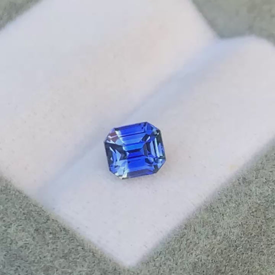 saphir-bleu-émeraude-1-10-ct-video-2
