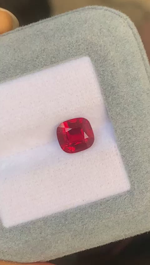 spinelle-rouge-coussin-2-25-ct-video-2