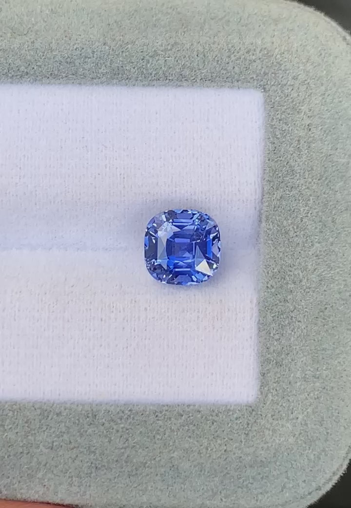 saphir-bleu-coussin-3-12ct-video-2
