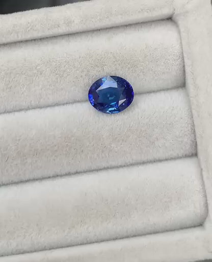 saphir-bleu-ovale-2-10ct-video-2